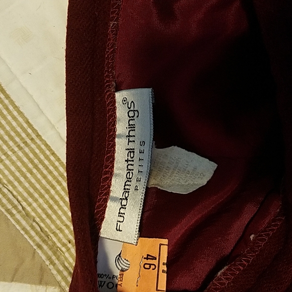 Like new wine color wool skirt - Picture 5 of 7